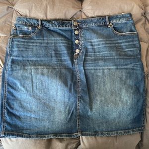 Maurice’s Women’s Denim Above Knee Skirt Size 22W